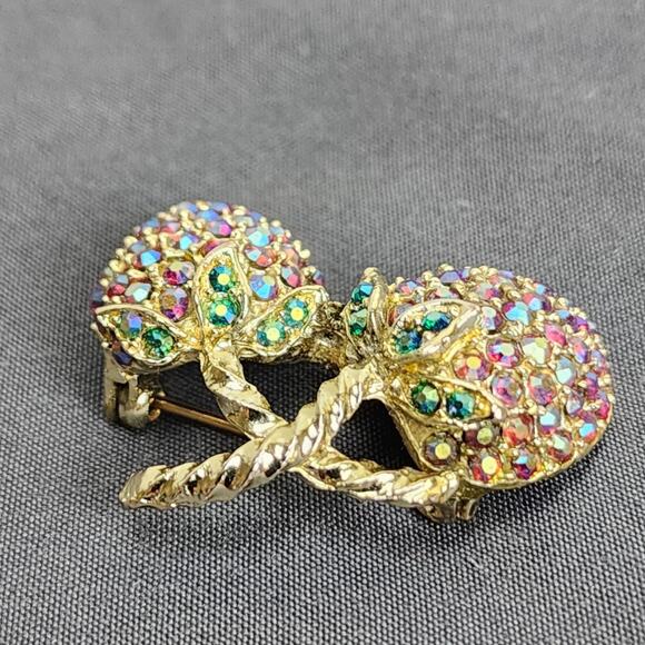 Vintage Beautiful Dual Strawberries Gold Plated Iridescent Rhinestone Brooch Pin - Picture 3 of 5